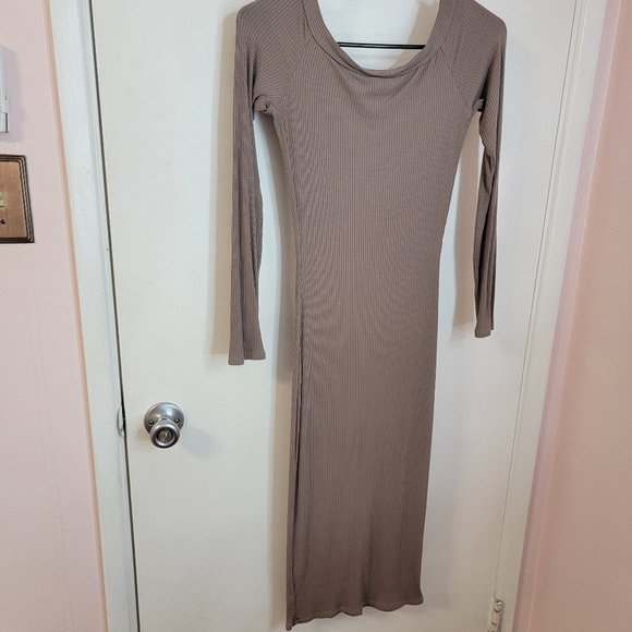 Dress - Picture 3 of 4